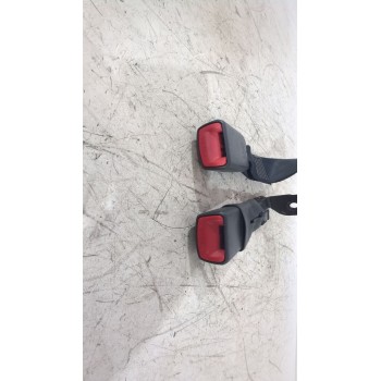 Recambio de enganche cinturon trasero central para toyota auris (_e15_) 1.6 (zre151_) referencia OEM IAM 7348002190C0  