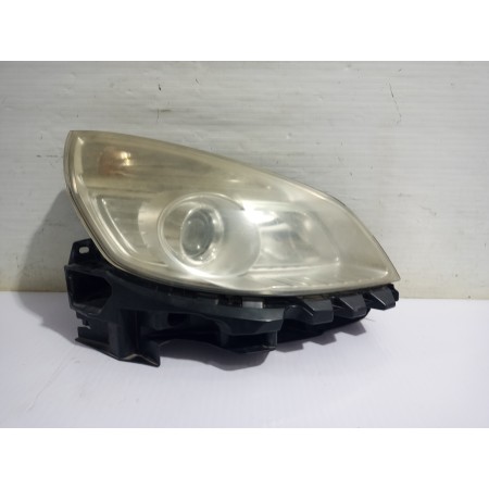 Recambio de faro derecho para renault scenic ii grand confort dynamique referencia OEM IAM 260105359R  