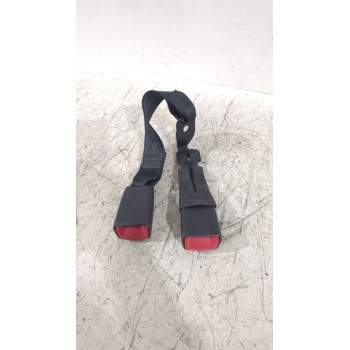 Recambio de enganche cinturon trasero central para toyota auris (_e15_) 1.6 (zre151_) referencia OEM IAM 7348002190C0  