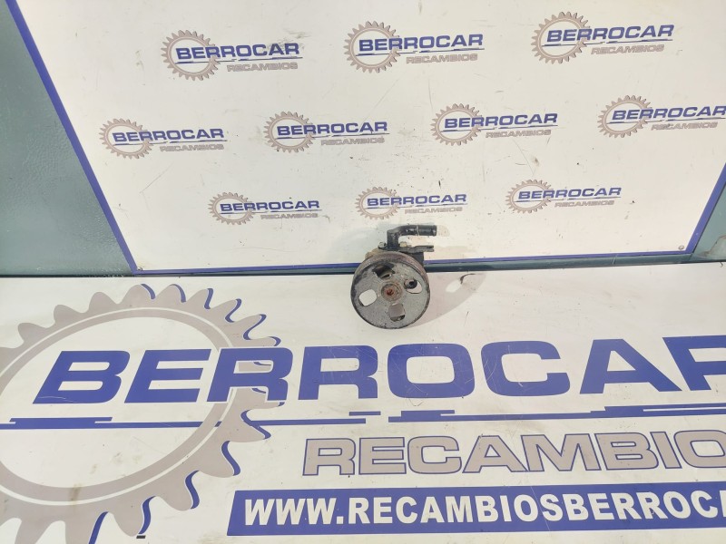 Recambio de bomba agua para kia sorento 2.5 crdi cat referencia OEM IAM 25100-39800  