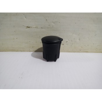Recambio de cenicero para renault scenic ii grand confort dynamique referencia OEM IAM 8200728639  