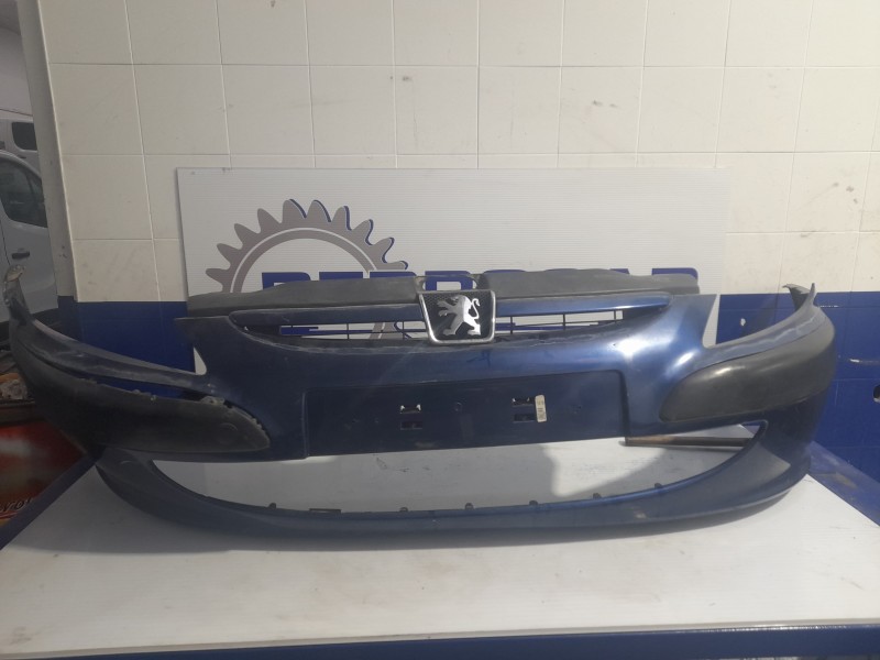 Recambio de paragolpes delantero para peugeot 307 (s1) 2.0 hdi cat referencia OEM IAM 9643067477  