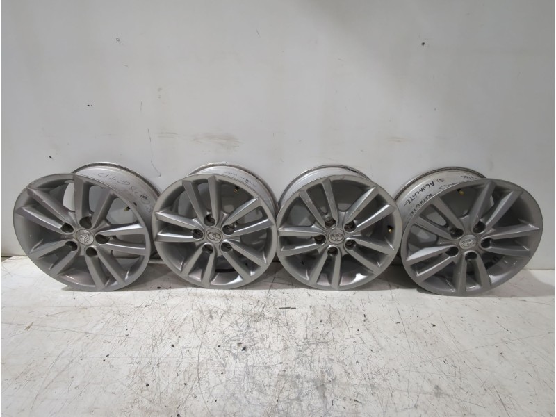 Recambio de juego llantas para toyota auris (_e15_) 1.33 dual-vvti (nre150_) referencia OEM IAM 42611YY250  