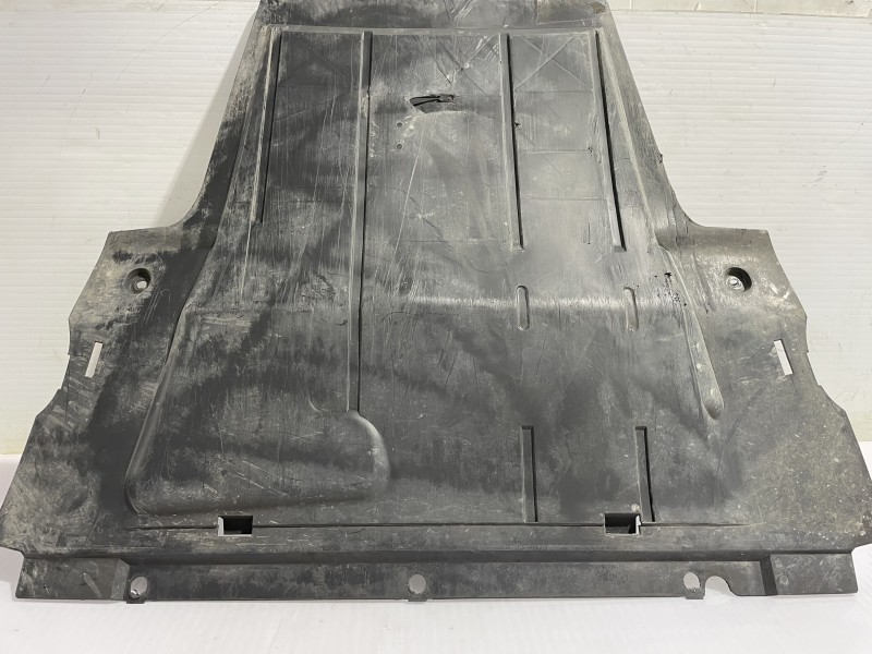 Recambio de cubrecarter para renault scenic ii grand confort dynamique referencia OEM IAM 8200690390  