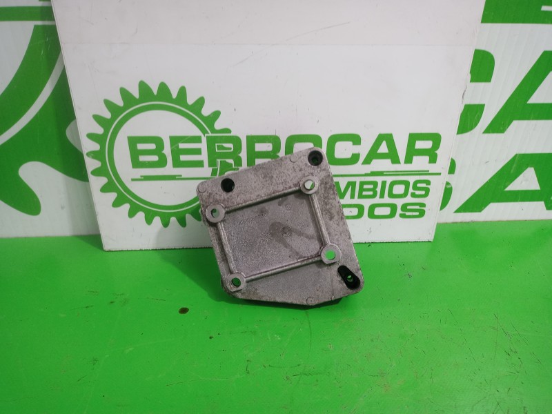 Recambio de soporte para peugeot 207 1.4 referencia OEM IAM 9656881780  