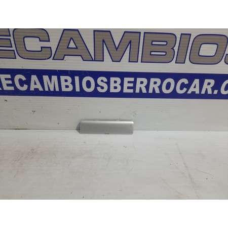 Recambio de moldura interior para toyota avensis (t27) referencia OEM IAM 7563305010  