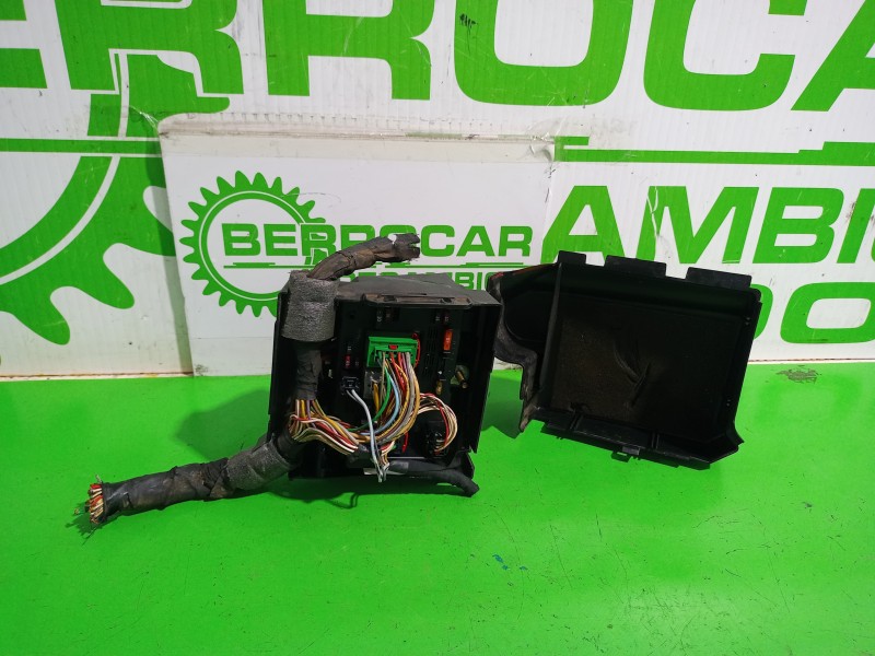 Recambio de caja reles / fusibles para citroën xsara berlina 1.6 16v satisfaction referencia OEM IAM 9650664080  