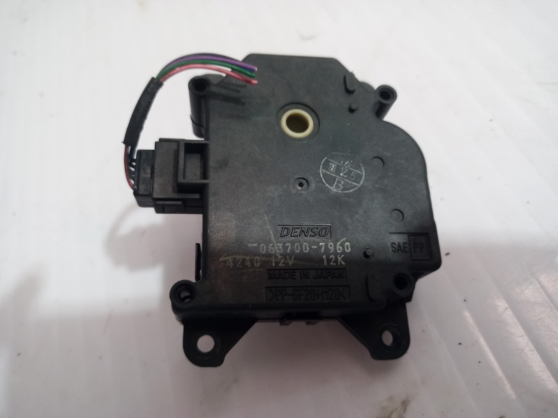 Recambio de motor apertura trampilla para toyota prius (nhw20) basis referencia OEM IAM 0637007960  