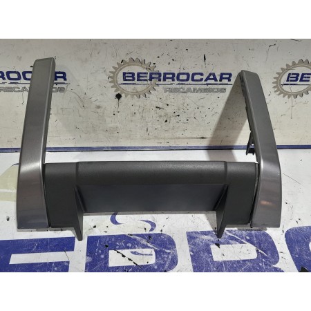 Recambio de moldura para land rover range rover sport 3.6 td v8 referencia OEM IAM FAE500102  