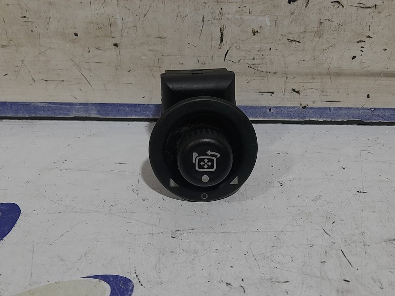 Recambio de mando retrovisor para land rover range rover sport 3.6 td v8 referencia OEM IAM YUF500030  