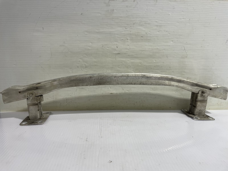 Recambio de refuerzo paragolpes delantero para renault scenic ii grand confort dynamique referencia OEM IAM 8200534771  