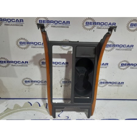 Recambio de moldura para land rover range rover sport 3.6 td v8 referencia OEM IAM 05851000  