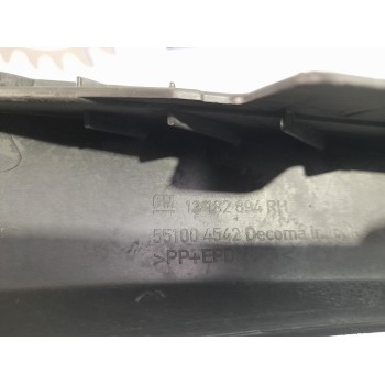 Recambio de molduras delanteras para opel vectra c berlina 1.6 16v referencia OEM IAM 13182894RH  
