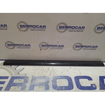 Recambio de moldura lateral para land rover discovery 2.7 td v6 cat referencia OEM IAM   