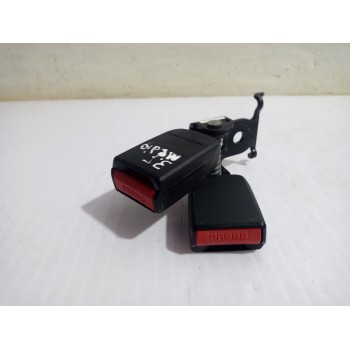 Recambio de enganche cinturon central para renault scenic ii grand confort dynamique referencia OEM IAM 8200699663  