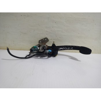 Recambio de pedal embrague para renault scenic ii grand confort dynamique referencia OEM IAM 8200853424  