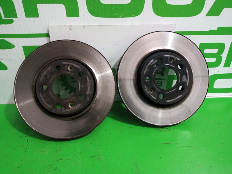 Recambio de disco de freno trasero para renault trafic furgón referencia OEM IAM 09C64611  