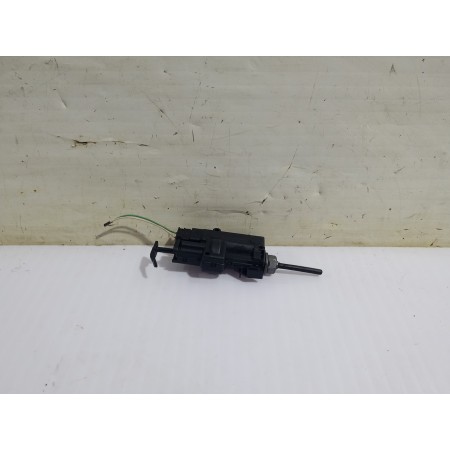 Recambio de motor tapa combustible para renault scenic ii grand confort dynamique referencia OEM IAM 8200305732B  