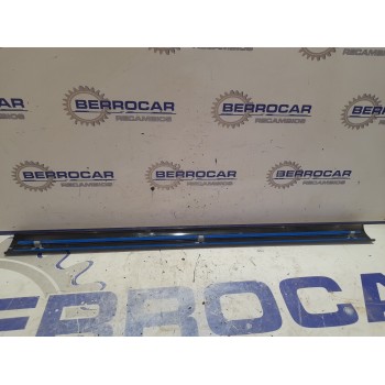 Recambio de moldura lateral para land rover discovery 2.7 td v6 cat referencia OEM IAM   