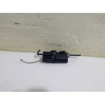 Recambio de motor tapa combustible para renault scenic ii grand confort dynamique referencia OEM IAM 8200305732B  