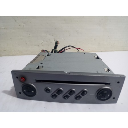 Recambio de sistema audio / radio cd para renault scenic ii grand confort dynamique referencia OEM IAM 8200562686T  