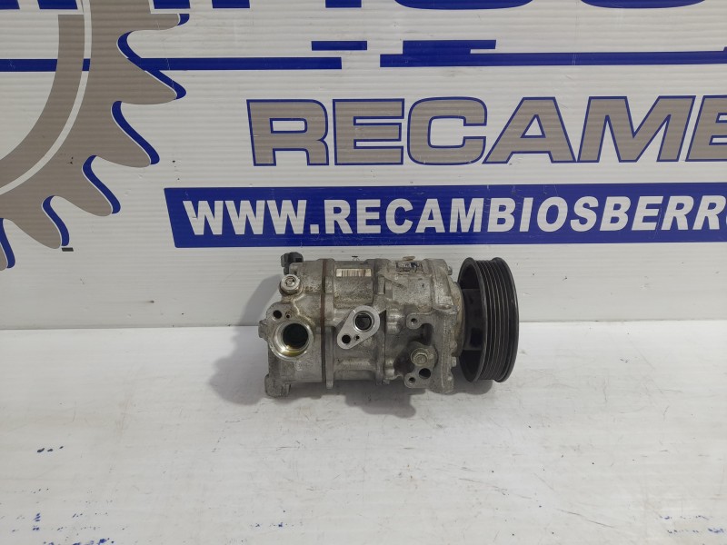 Recambio de compresor aire acondicionado para volkswagen golf vii variant (bv5) 1.6 tdi referencia OEM IAM 5Q0820803F  