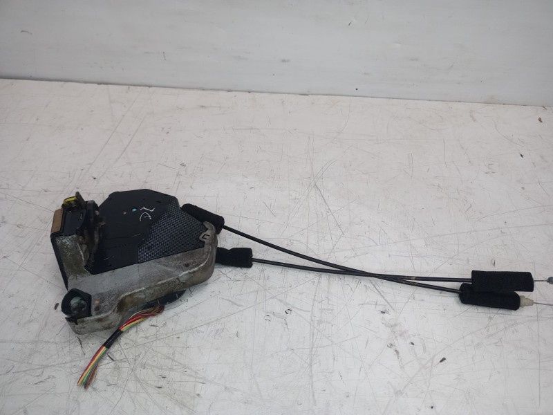 Recambio de cerradura puerta delantera izquierda para lexus rx 300(mcu35) luxury referencia OEM IAM 6904048070  