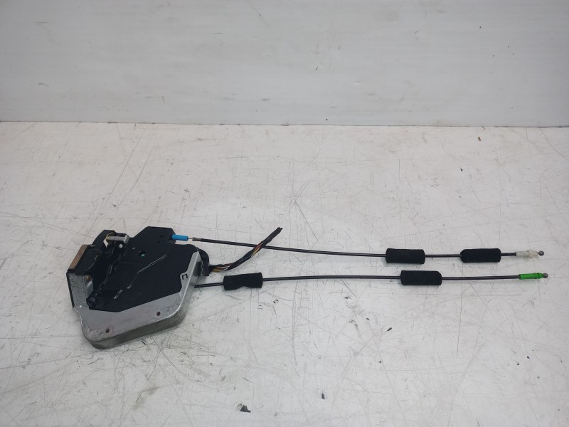 Recambio de cerradura puerta trasera izquierda para lexus rx 300(mcu35) luxury referencia OEM IAM 6906060070  