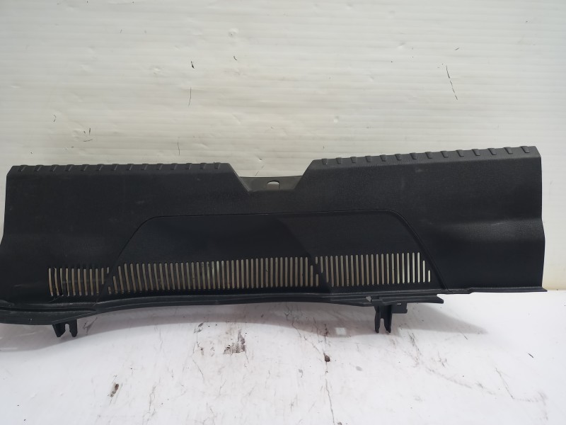 Recambio de moldura maletero para seat ibiza (kj1) reference referencia OEM IAM 960261000 / 6F0863459C  