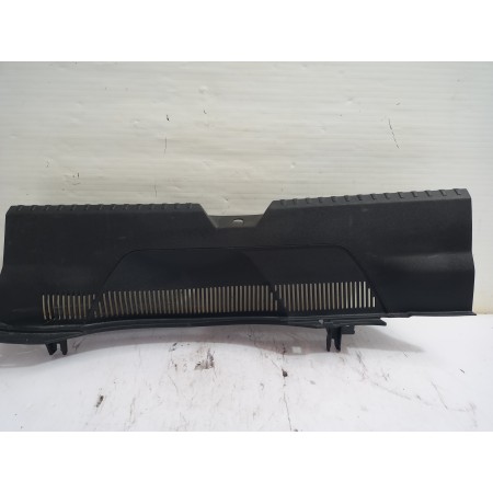 Recambio de moldura maletero para seat ibiza (kj1) reference referencia OEM IAM 960261000 / 6F0863459C  