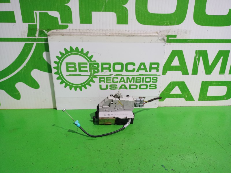 Recambio de cerradura puerta trasera derecha para citroën c4 berlina collection referencia OEM IAM 9138T6 / 9681337080M00  