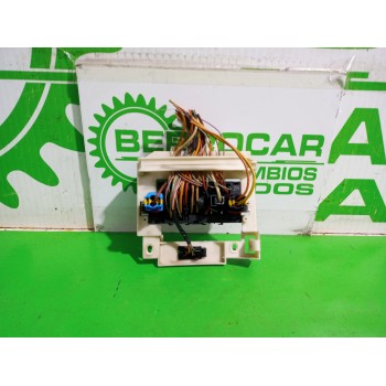 Recambio de caja reles / fusibles para citroën xsara berlina 1.6 16v satisfaction referencia OEM IAM 9645970480  