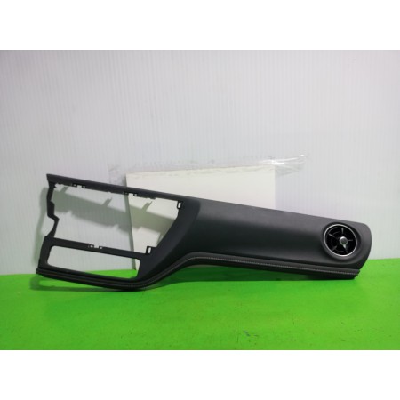 Recambio de moldura para toyota auris touring sports (e18) hybrid feel! edition referencia OEM IAM 5540302270 / 5540302230  