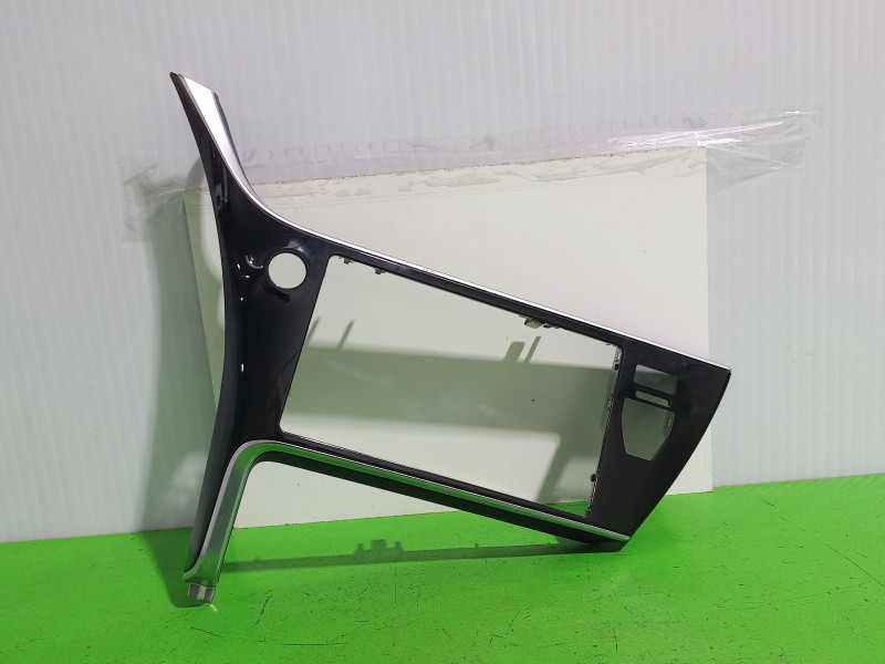 Recambio de moldura para toyota auris touring sports (e18) hybrid feel! edition referencia OEM IAM 5540502870  