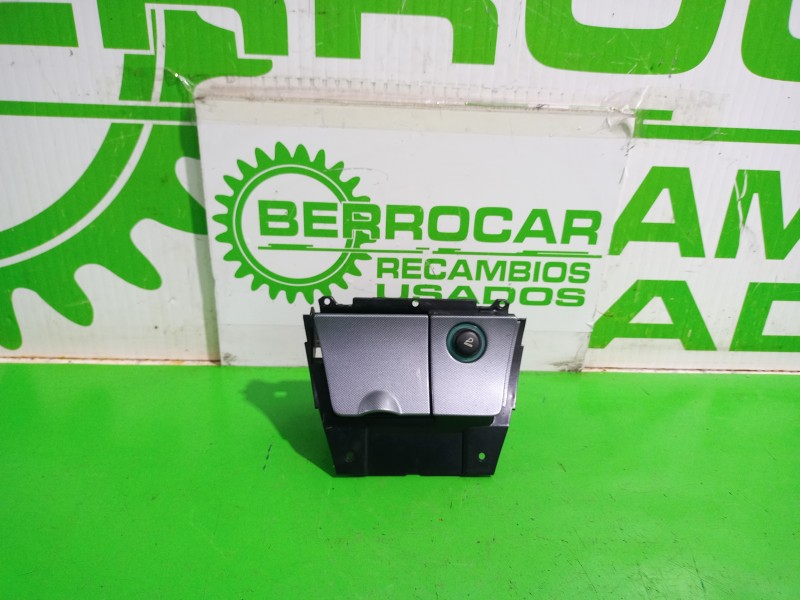 Recambio de cenicero para citroën xsara berlina 1.6 16v satisfaction referencia OEM IAM 9637602677  