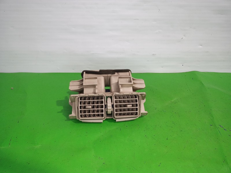 Recambio de rejilla aireadora para lexus rx 300(mcu35) luxury referencia OEM IAM 5886048020  