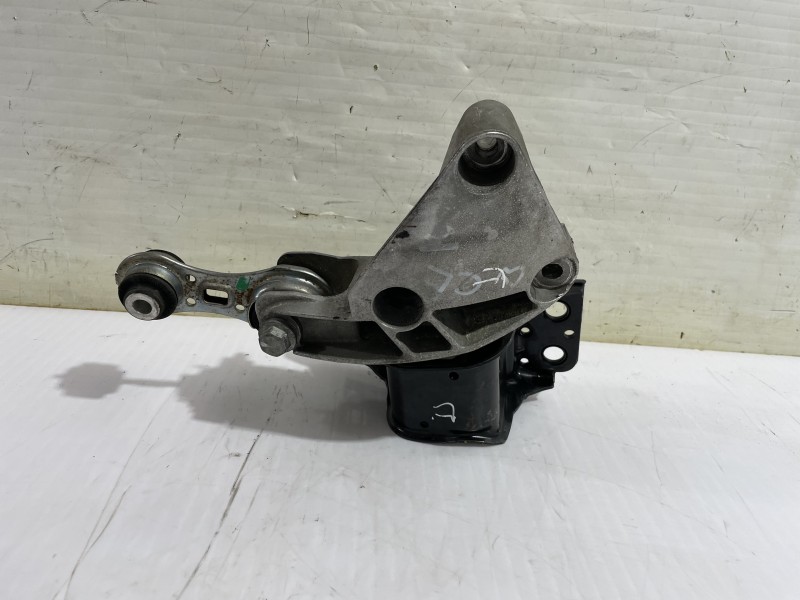Recambio de soporte motor derecho para renault scenic ii grand confort dynamique referencia OEM IAM 8200437465  