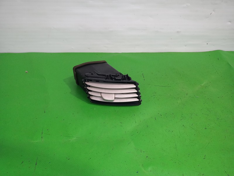 Recambio de rejilla aireadora para lexus rx 300(mcu35) luxury referencia OEM IAM 5566048040  