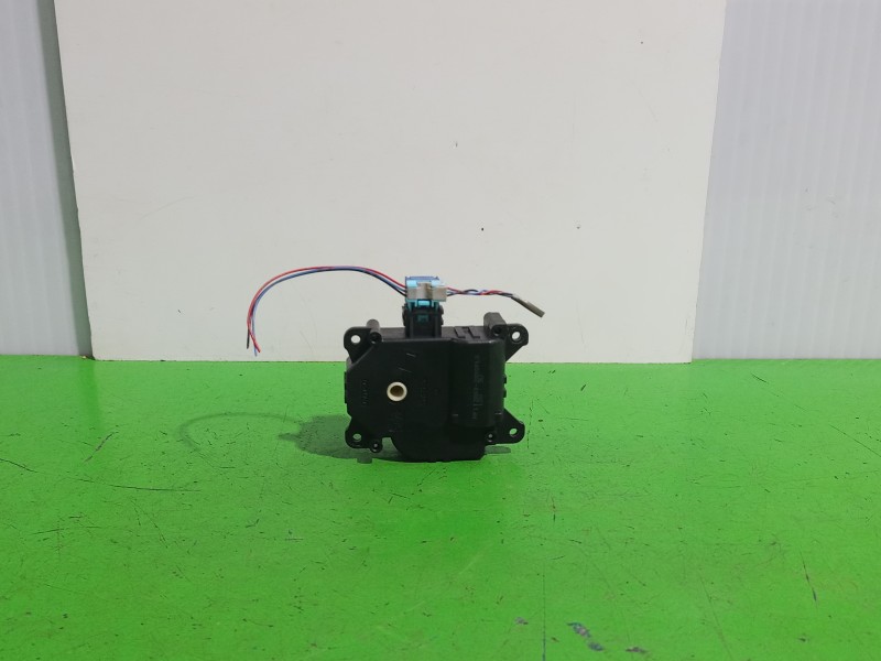 Recambio de motor apertura trampilla para toyota auris touring sports (e18) hybrid feel! edition referencia OEM IAM 1138002800PL