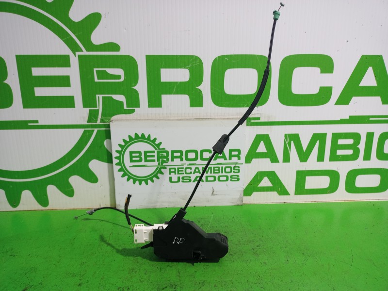 Recambio de cerradura puerta delantera derecha para citroën c4 berlina collection referencia OEM IAM 9683415980  