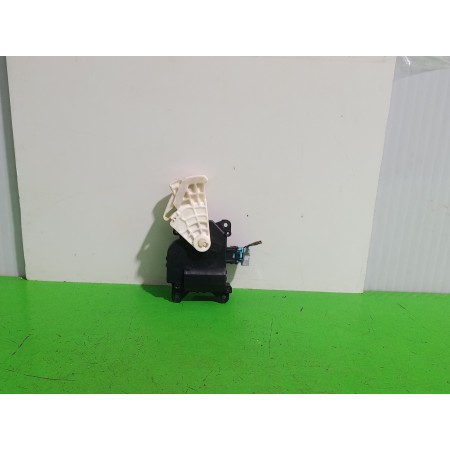 Recambio de motor apertura trampilla para toyota auris touring sports (e18) hybrid feel! edition referencia OEM IAM 1138002810PL