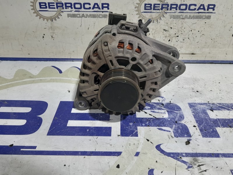 Recambio de alternador para hyundai h350 kasten 2.5 crdi cat referencia OEM IAM 2620428  
