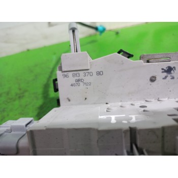 Recambio de cerradura puerta delantera derecha para citroën c4 berlina collection referencia OEM IAM 9681337080  