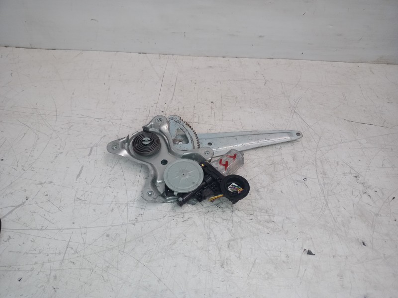 Recambio de elevalunas trasero izquierdo para lexus rx 300(mcu35) luxury referencia OEM IAM 6980333030  