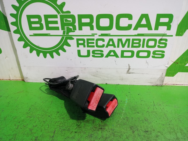 Recambio de enganche cinturon trasero central para citroën c4 berlina collection referencia OEM IAM CC628AA  