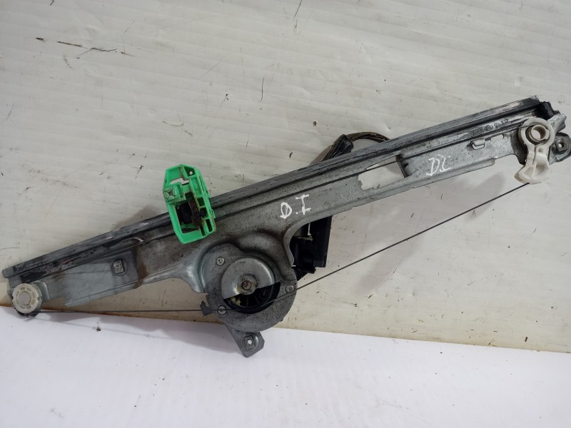 Recambio de elevalunas delantero izquierdo para renault scenic ii grand confort dynamique referencia OEM IAM 8201010937  