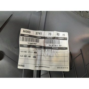 Recambio de guarnecido puerta trasera derecha para skoda spaceback (5h) 1.6 tdi referencia OEM IAM 5JJ867024  