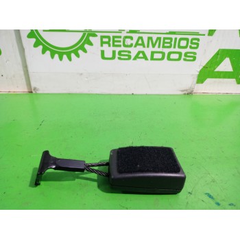Recambio de enganche cinturon trasero central para opel astra h berlina essentia referencia OEM IAM 5197600  