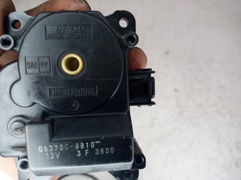 Recambio de motor apertura trampilla para lexus rx 300(mcu35) luxury referencia OEM IAM 0637008810  