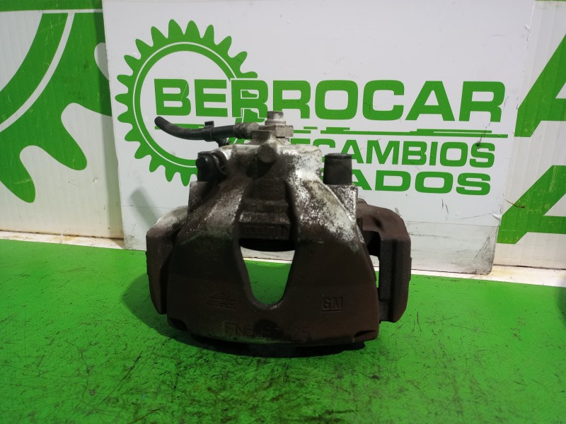 Recambio de pinza de freno delantera derecha para opel zafira b 1.9 cdti referencia OEM IAM 5542107  